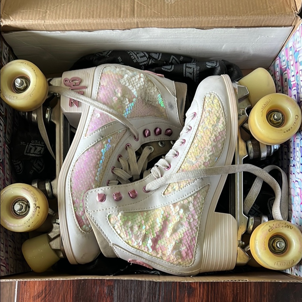 Iridescent Sequin High-Top Roller Skates - Pink/White